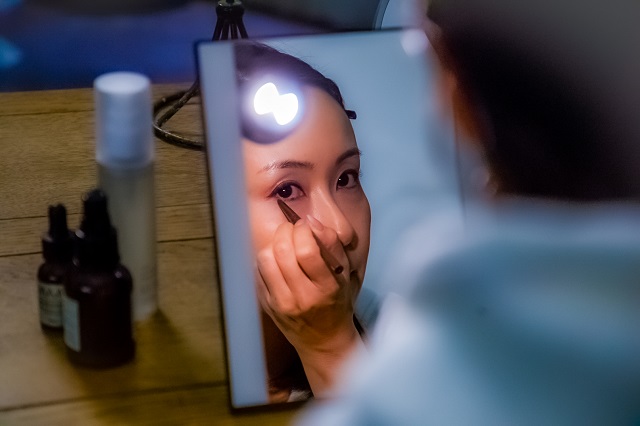 自然光の美顔ライトLINDA