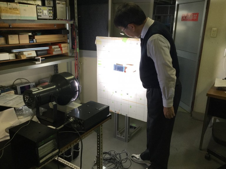 人工太陽照明灯を照らしてみました