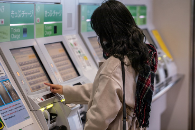 人工太陽照明灯導入事例 タッチパネルの見え方・性能評価